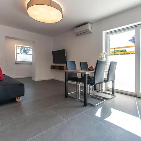 Ursus Apartment *